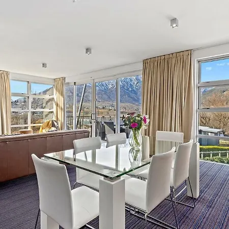 Marina Apartment 406